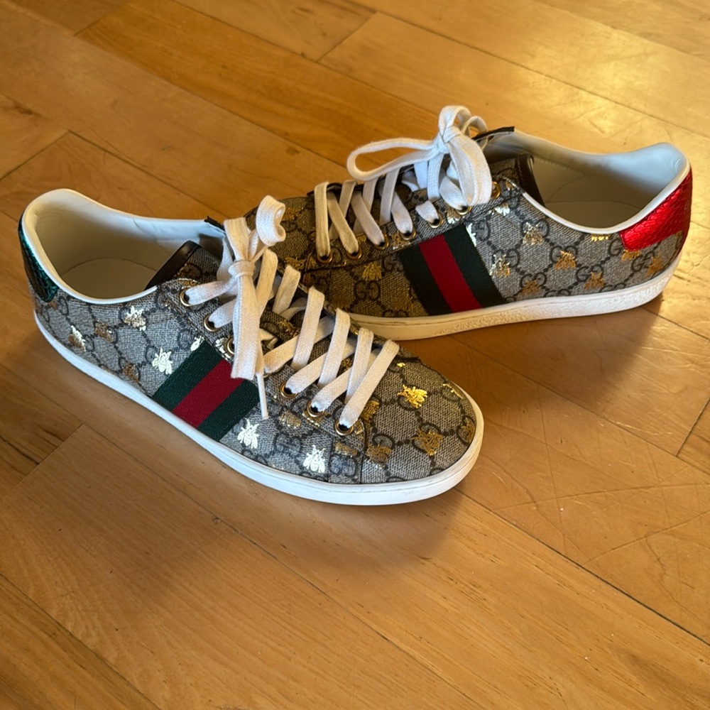 Rare GUCCI Ace golden bee sneakers with box and duster bag!
